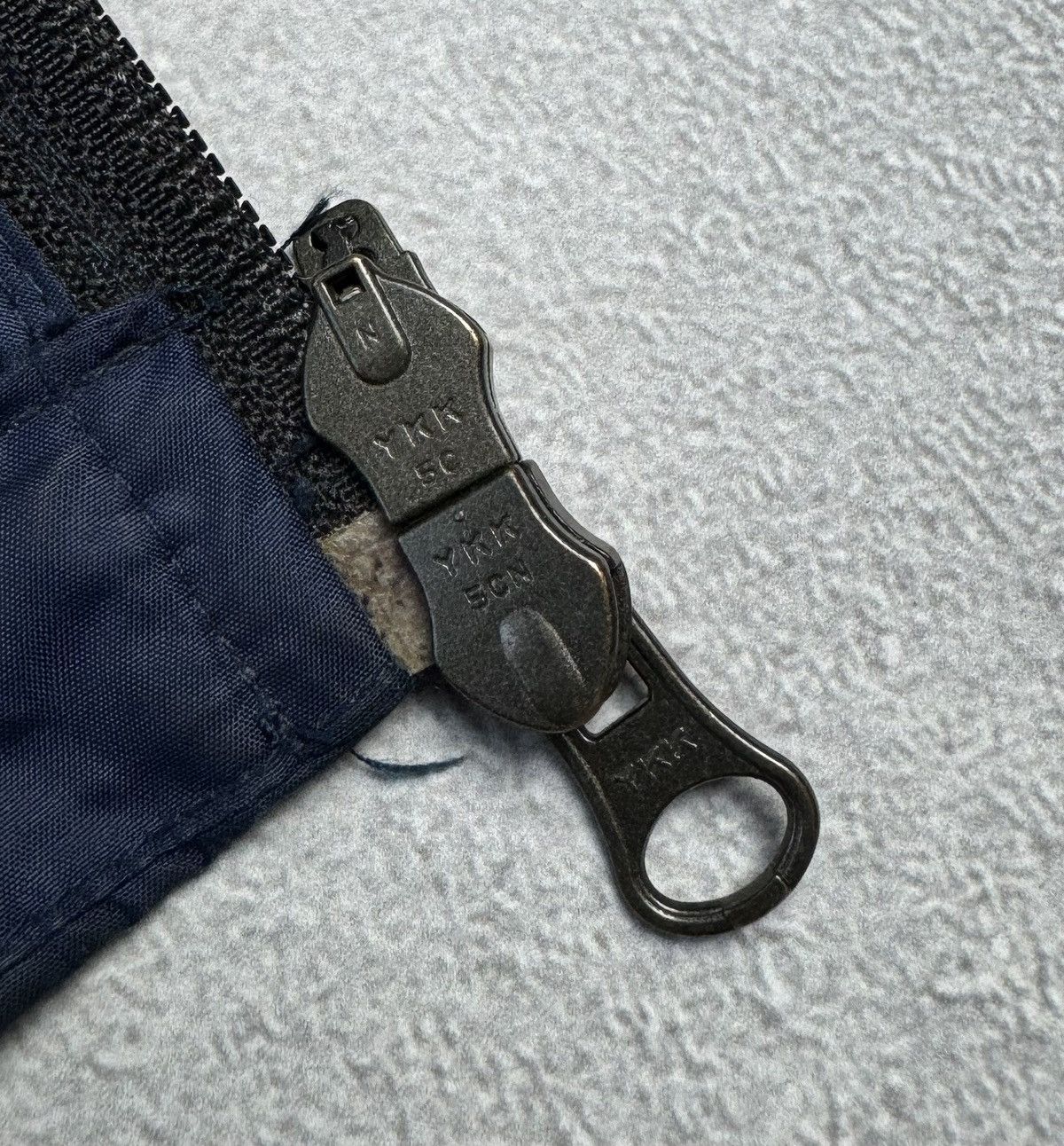 Nike Vintage Nike Drill Small Logo Nylon Track Jacket size L Size US L / EU 52-54 / 3 - 8 Thumbnail
