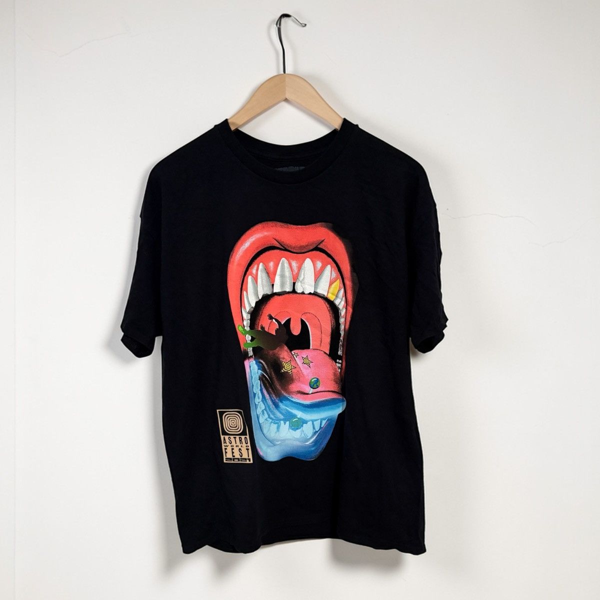 Travis Scott Travis Scott Astroworld Fest 2021 Mouth Tee Black L NWT Size US L / EU 52-54 / 3 - 1 Thumbnail