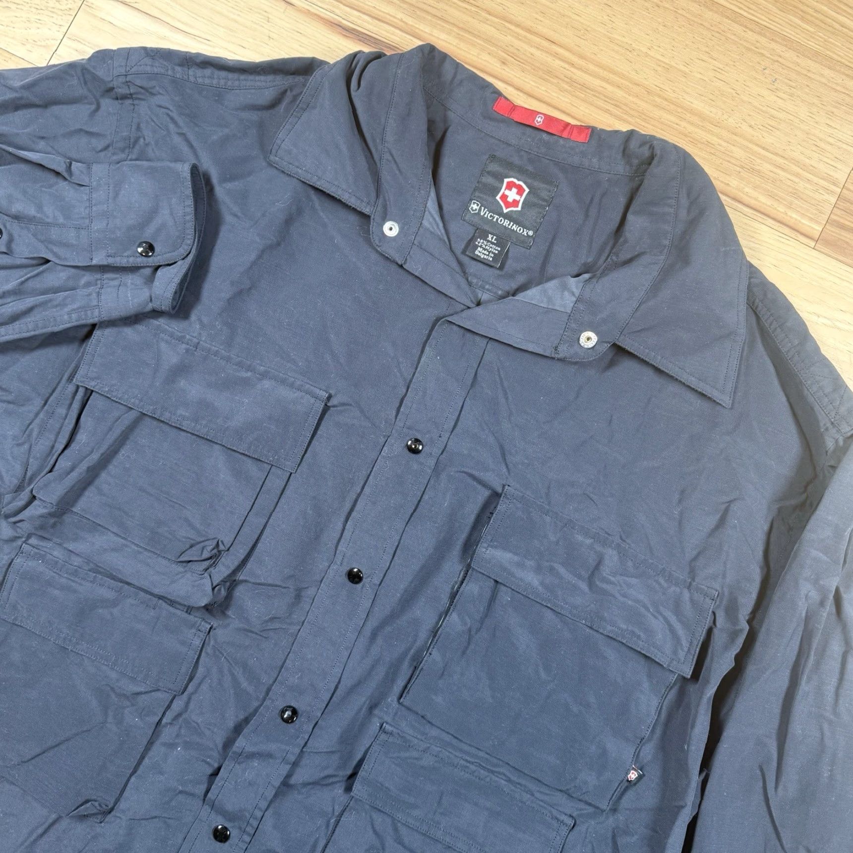 Victorinox Victorinox Shirt Jacket XL Black Long Sleeve Button-Up Pearl Snap 4 Pocket Mens Army Theme Button-Up Closure Snap Accents Pockets Regular Size Type"} Size US XL / EU 56 / 4 - 2 Thumbnail