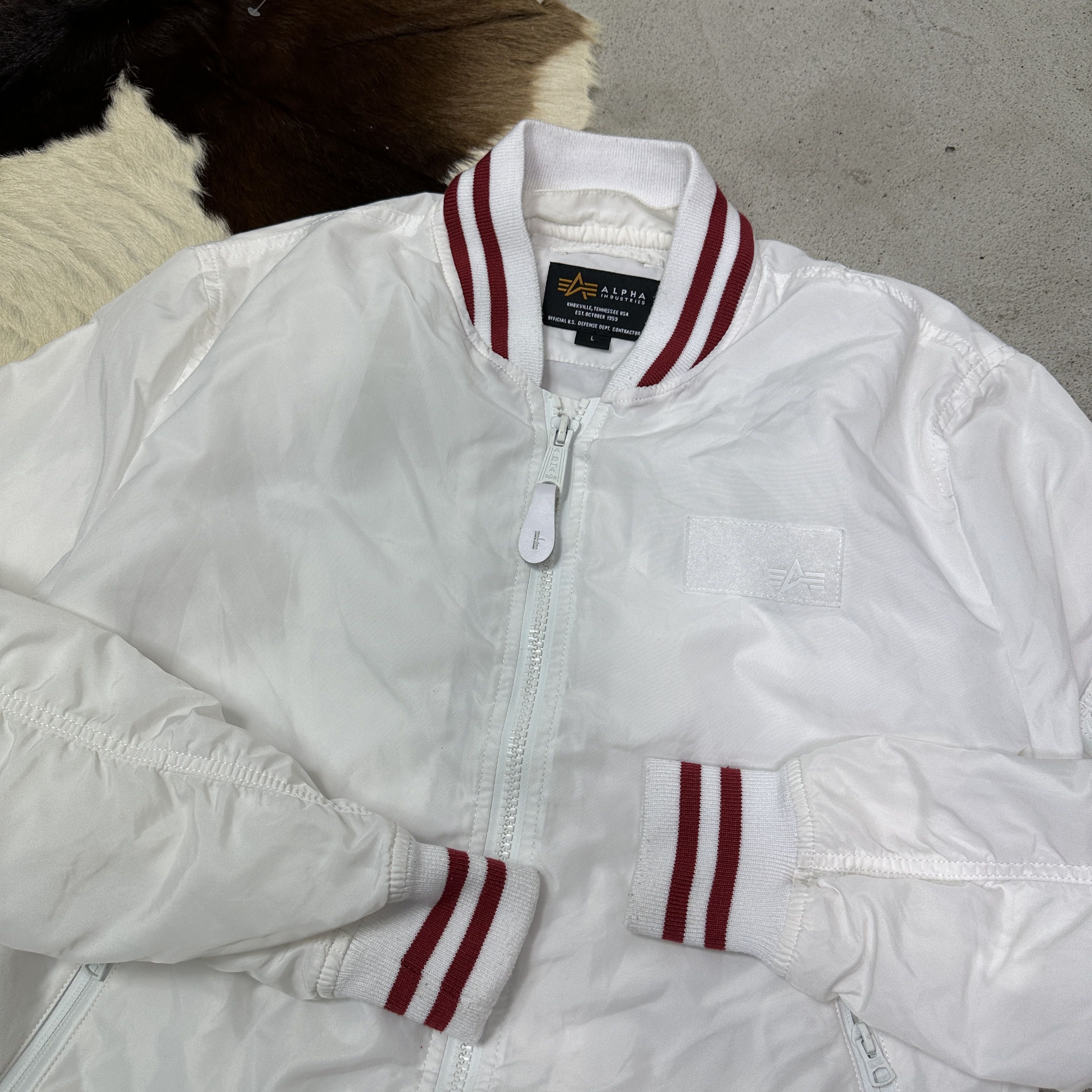 Alpha Industries Vintage Casual Streetwear Alpha Industries Bomber Jacket 00s Size US L / EU 52-54 / 3 - 4 Thumbnail