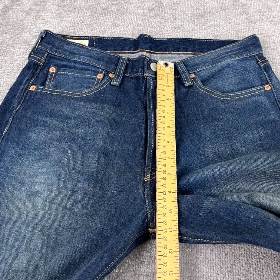 Levi's VINTAGE Levi's 501 Jeans Mens 32 x 30 Straight Leg Medium Blue Denim Classic Jean Size US 32 / EU 48 - 7 Thumbnail