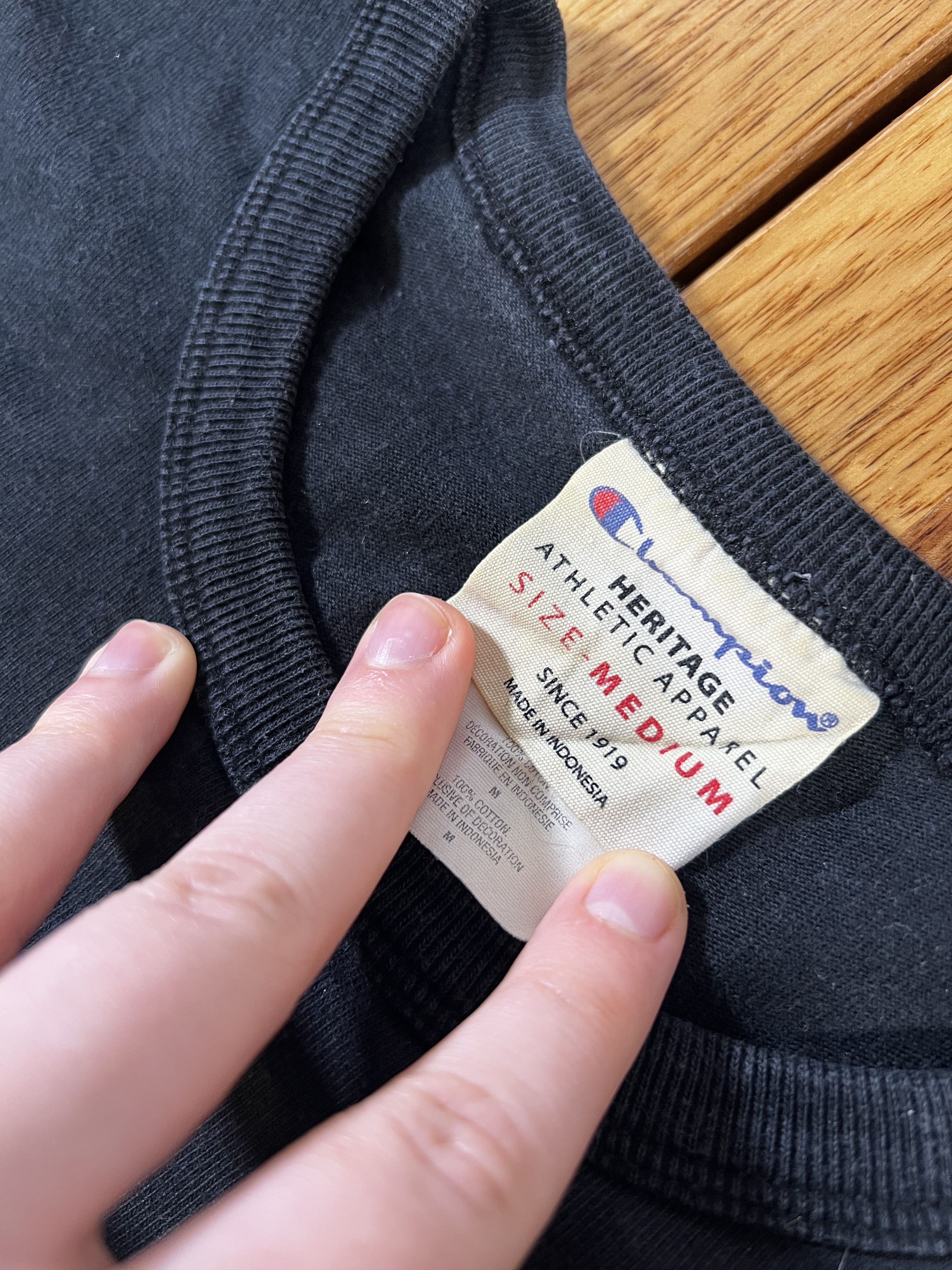 Champion Vintage Champion Shirt Men Medium Black 90s Embroidered logo Size US M / EU 48-50 / 2 - 4 Thumbnail