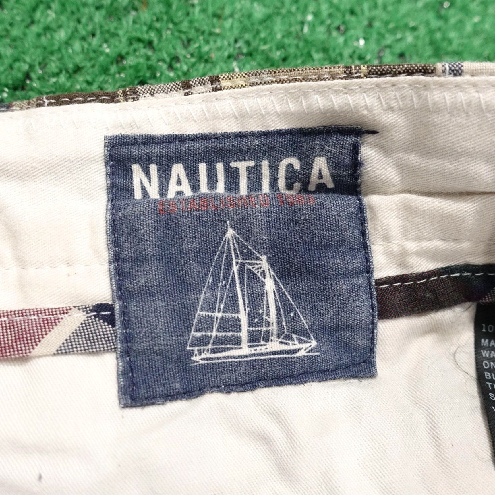 Nautica Nautica Bermuda Shorts Mens 36 Multicolor Plaid Patchwork Relaxed Canvas Pocket Zip Front Button Closure Flat Front Preppy Casual Summer Size US 36 / EU 52 - 5 Thumbnail