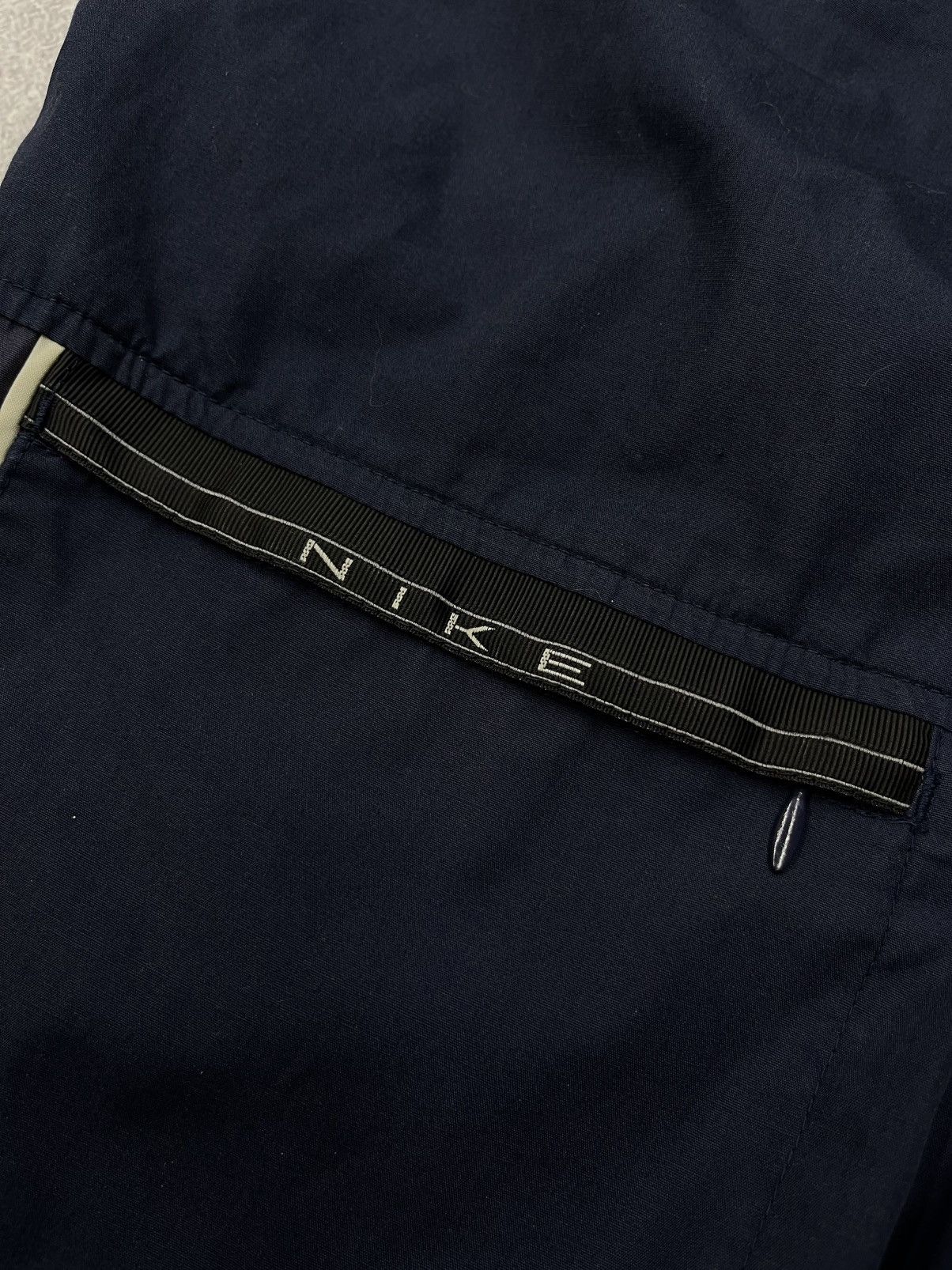 Nike Vintage Nike Nylon Sweatpants Navy Double Logo Y2K ACG TECH Size US 36 / EU 52 - 9 Thumbnail