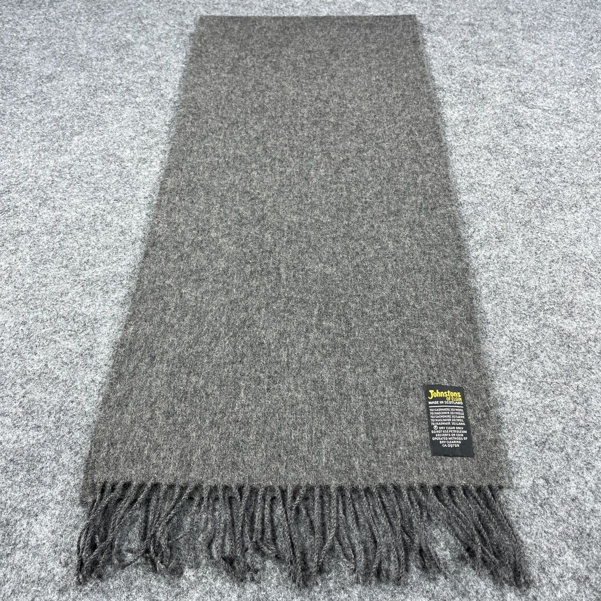 Johnstons Of Elgin Johnstons Of Elgin Scarf / Muffler / Neckwear T1119 Size ONE SIZE - 1 Thumbnail