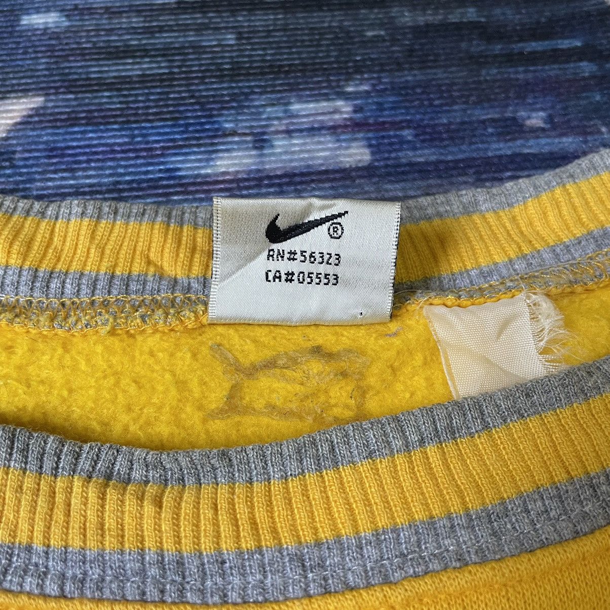 Nike Rare 90s Nike Yellow Boxy Mini Swoosh Sweatshirt Size US M / EU 48-50 / 2 - 7 Thumbnail