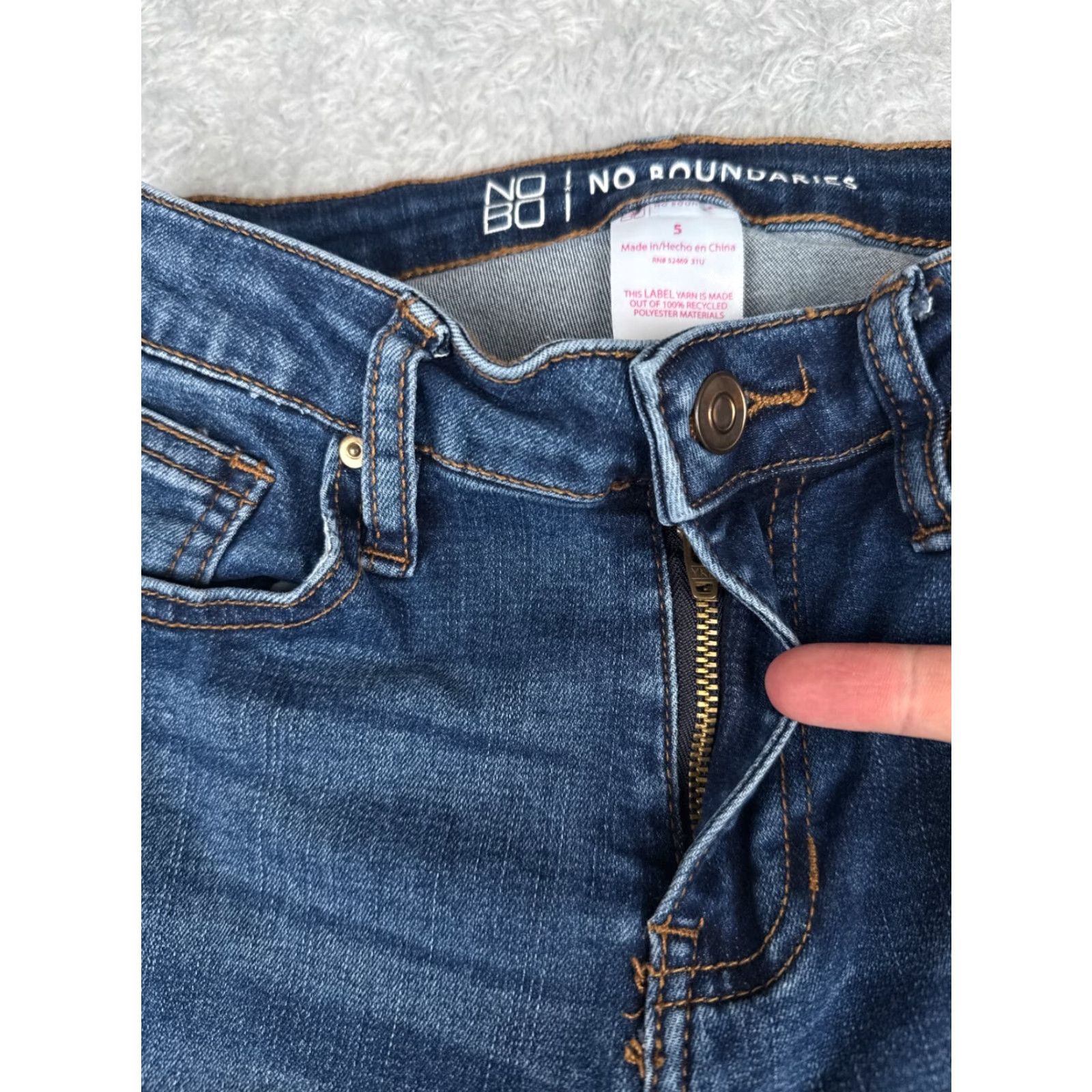 Vintage No Boundaries Jeans Women 5 Blue Denim Distressed Flared Mid Rise 24x30 Jeans Women 5 Blue Denim Distressed Flared Mid Rise 30x24 Size 27" / US 4 / IT 40 - 5 Thumbnail