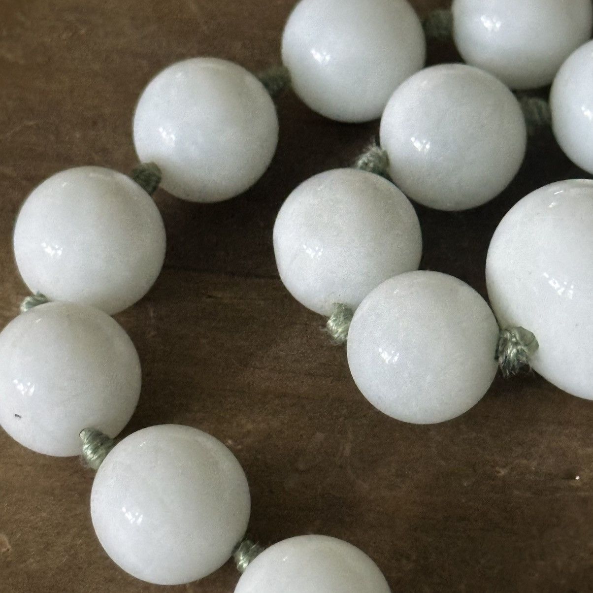 Vintage Vintage chunky white Nephrite Jade bead tassel necklace Size ONE SIZE - 4 Thumbnail