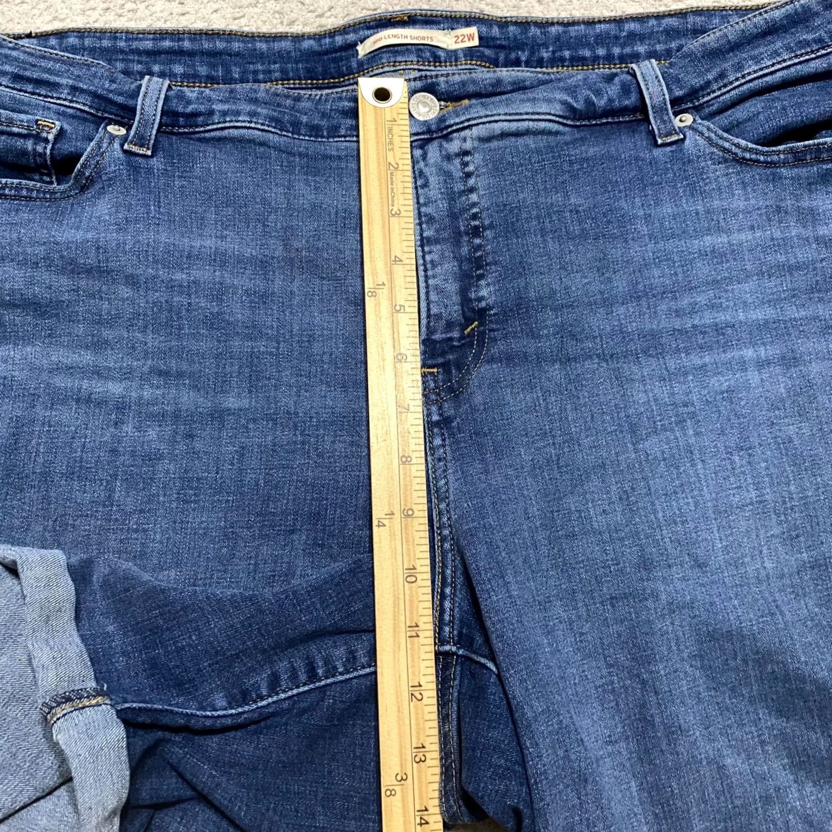 Levi's VINTAGE Levis Womens 22W Plus Jeans Blue Denim Distressed Cut-Off Mid Rise Inseam 7" Size 40" / US 18 - 6 Thumbnail