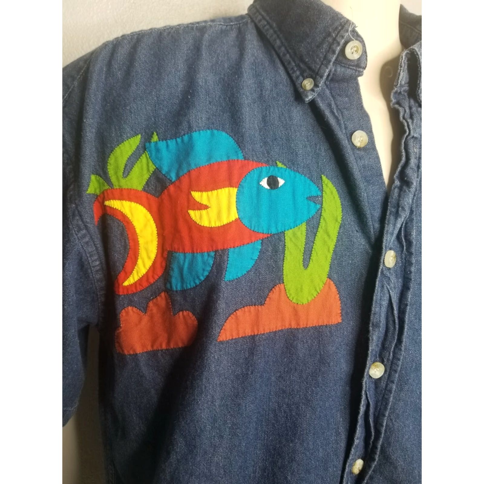 Vintage VINTAGE Oxygen Denim Shirt Mens L Wing Collar Embroidered Fish Button-Up 1990s Blue Short Sleeve 70s 80s 90s Mens Size L / US 10 / IT 46 - 3 Thumbnail