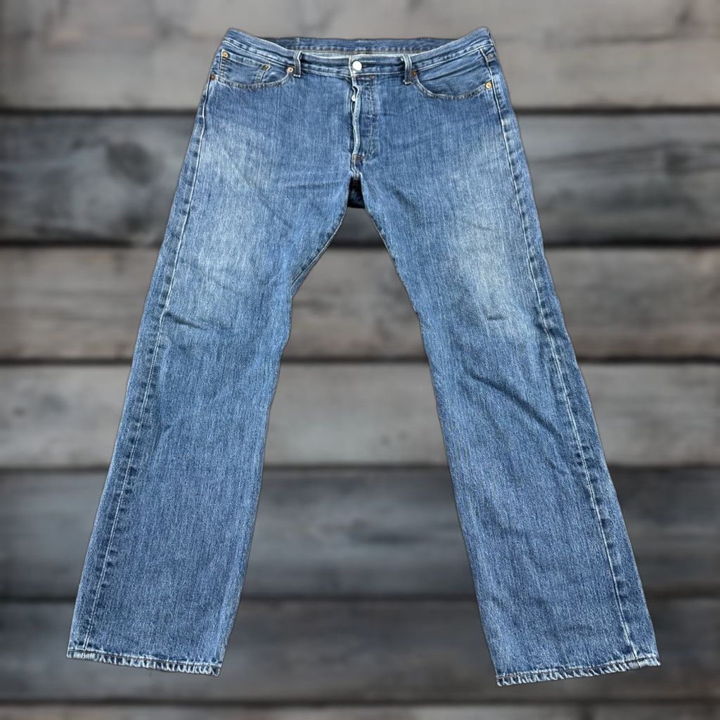 Levi's Levi's 501 Jeans Mens 38x34 Blue Straight Regular Fit Medium Wash Button Fly Jeans Mens Regular 501 Series Blue Size US 38 / EU 54 - 1 Thumbnail
