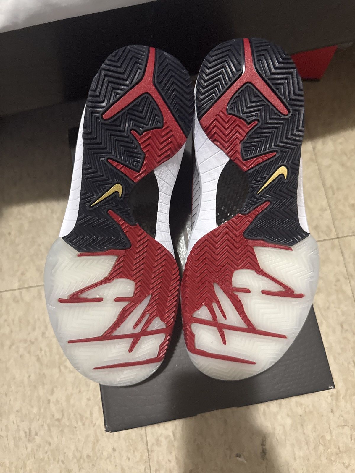 Nike Kobe IV Size US 9.5 / EU 42-43 - 5 Thumbnail