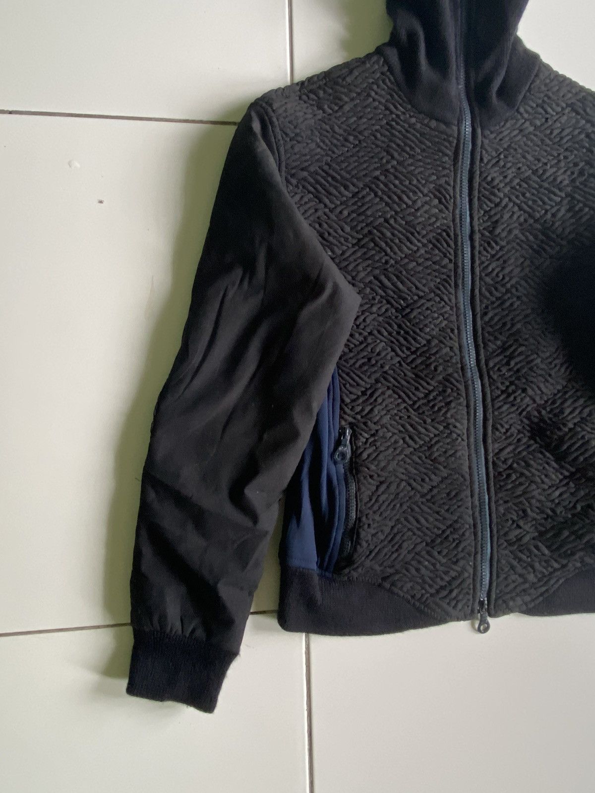 Giorgio Armani Giorgio Armani Neve Quilted pullover zip up Black Jackets Size M / US 6-8 / IT 42-44 - 3 Thumbnail