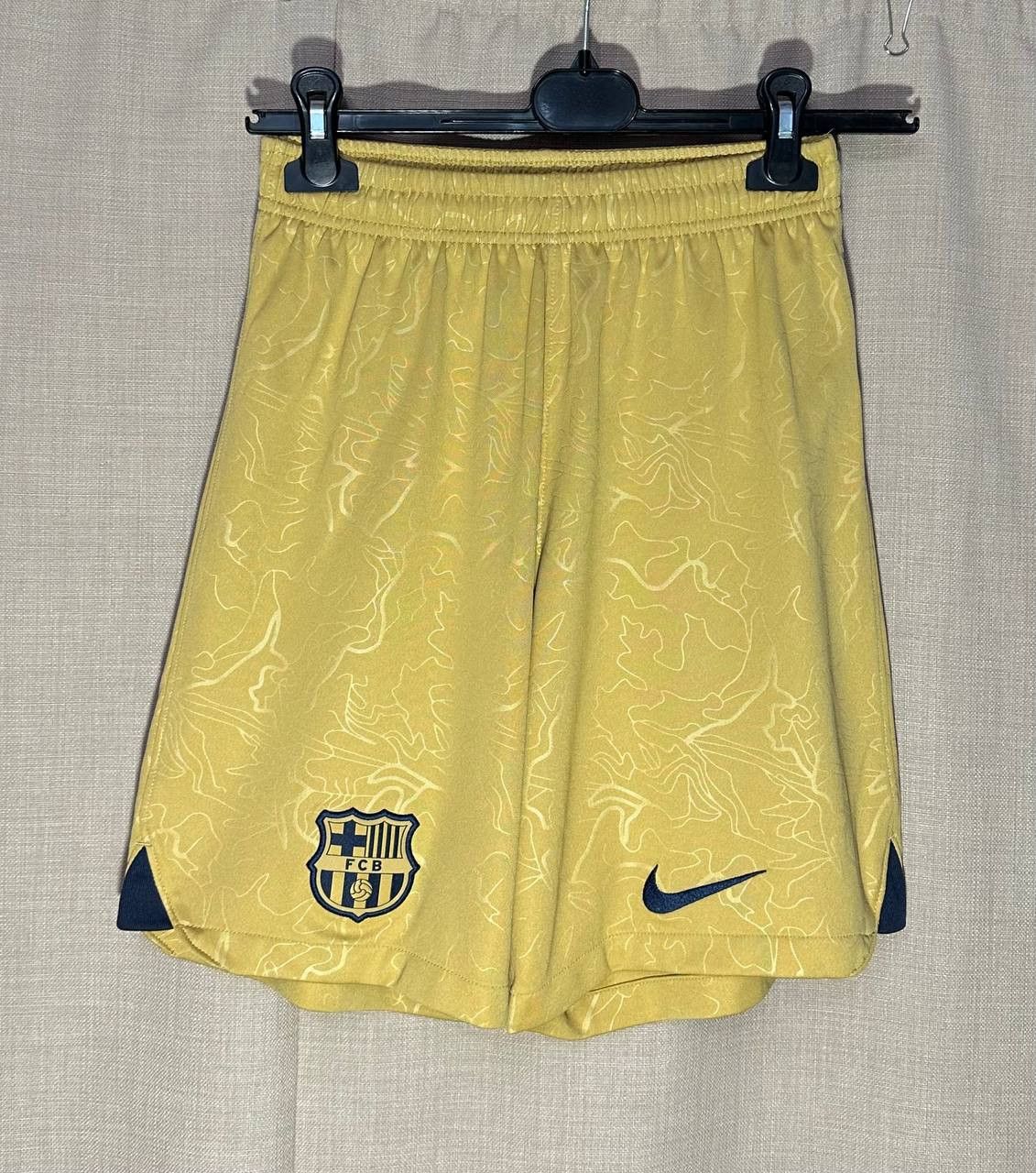 Nike Nike FC Barcelona 2022- 2023 Stadium Away football Shorts Size US 28 / EU 44 - 1 Thumbnail