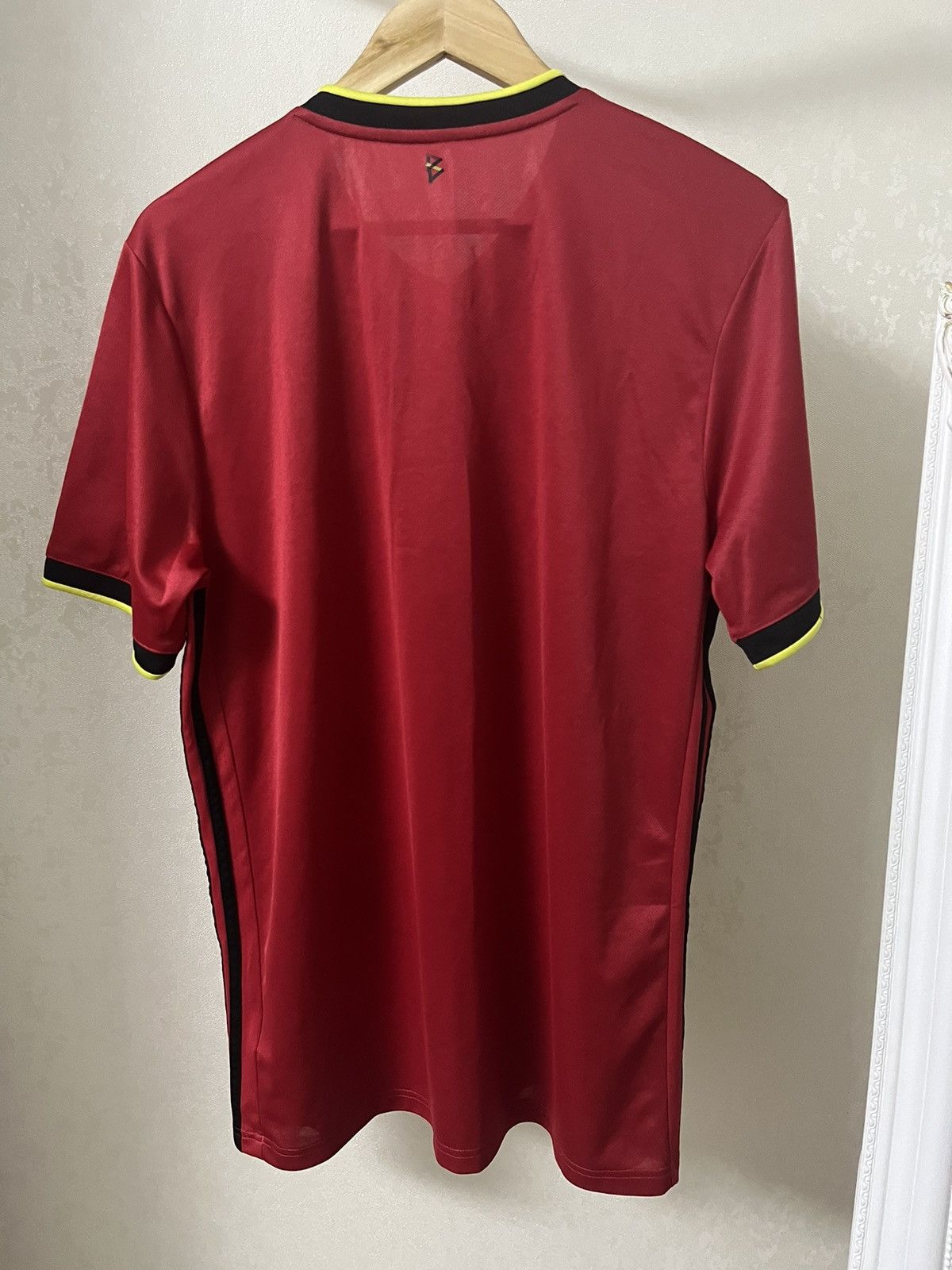 Vintage Adidas Belgium Vintage 18/19 Home Jersey Size US L / EU 52-54 / 3 - 2 Thumbnail