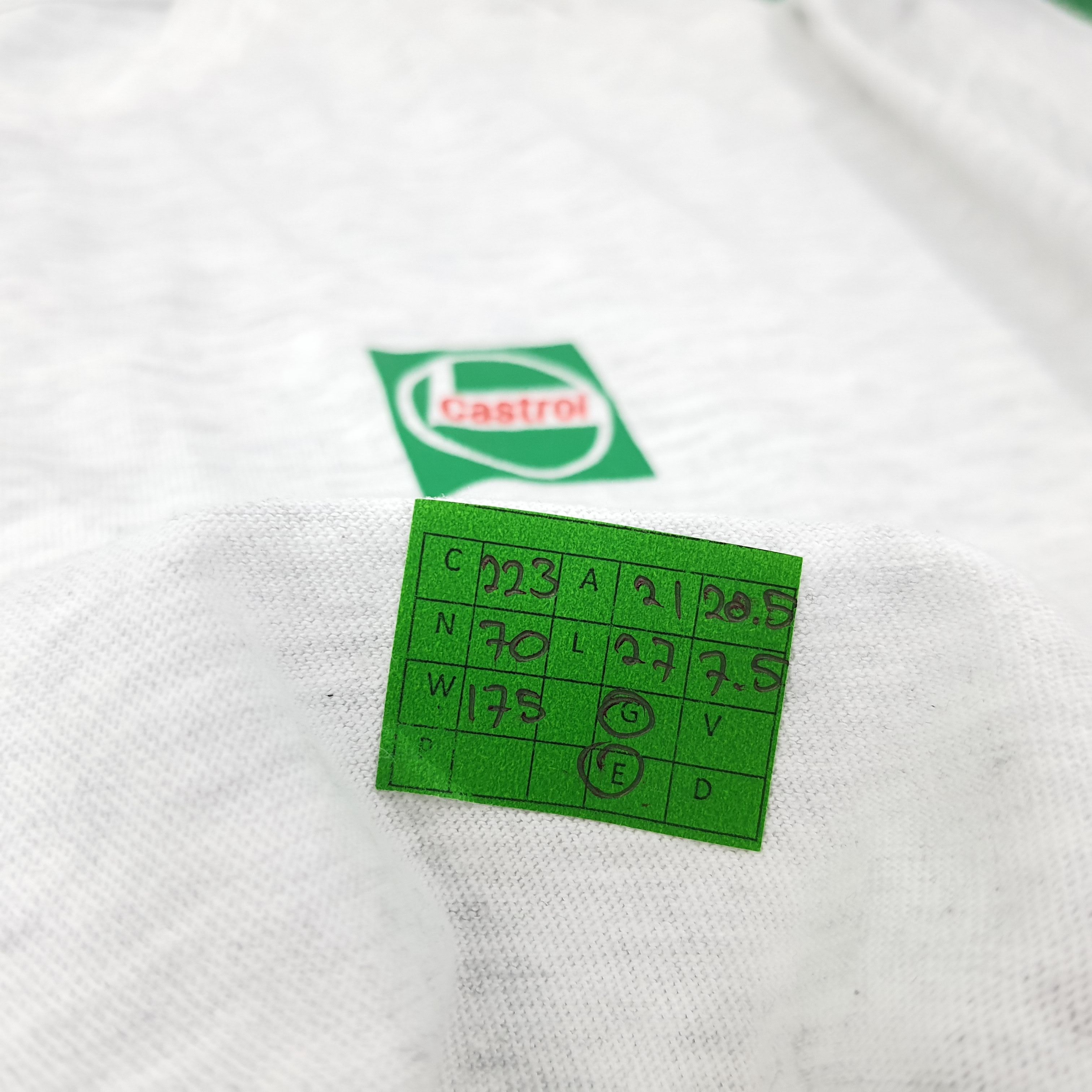 Vintage Vintage Castrol Racing Motorsports Tshirt C223N70 Size US L / EU 52-54 / 3 - 8 Thumbnail