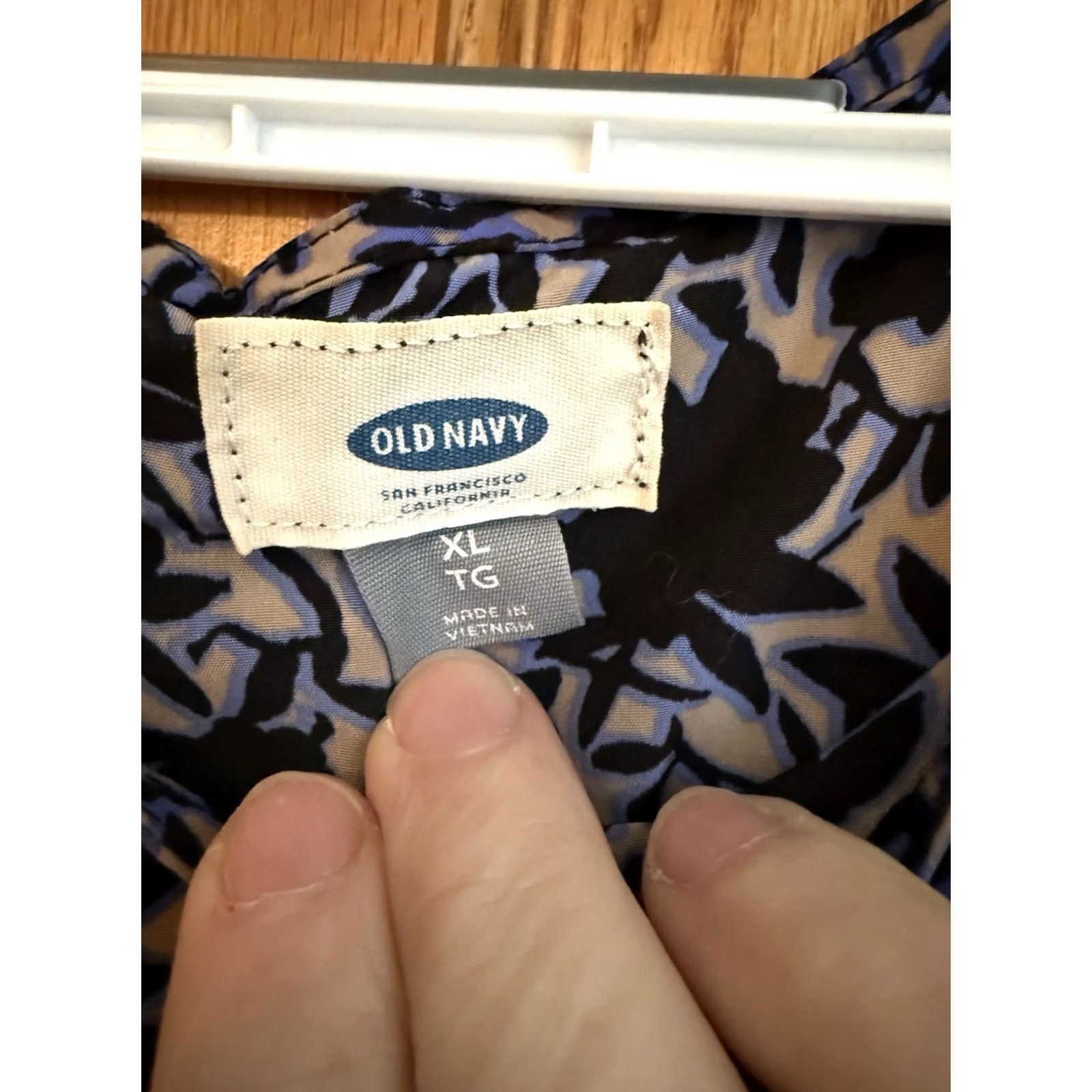 Old Navy Old Navy Women's XL Blue Floral Blouse Flowy Spring Summer Cottage Feminine Dainty Size XL / US 12-14 / IT 48-50 - 3 Thumbnail