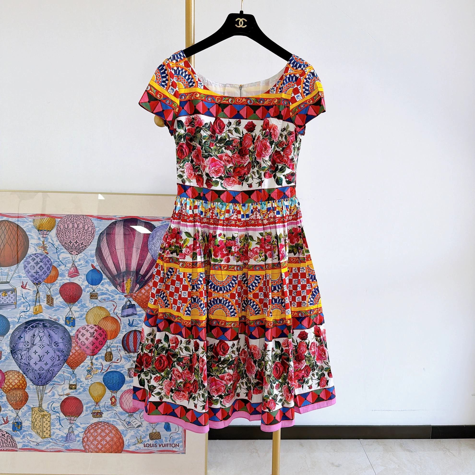 Dolce & Gabbana Dolce&Gabbana Printed Dress Size 42 New With Tags Size M / US 6-8 / IT 42-44 - 1 Thumbnail