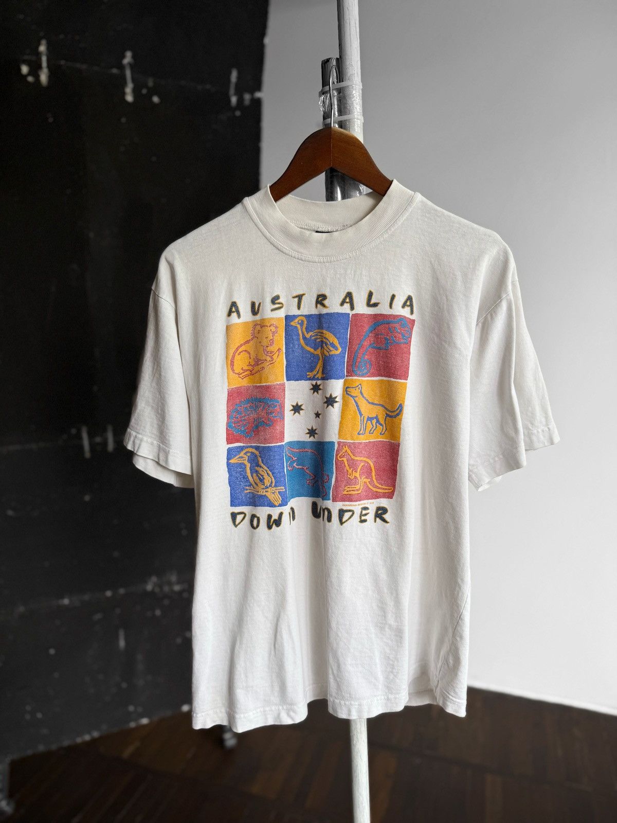 Vintage Australia Vintage 90s Down Under Graphic T-Shirt SS White Size US XL / EU 56 / 4 - 1 Thumbnail