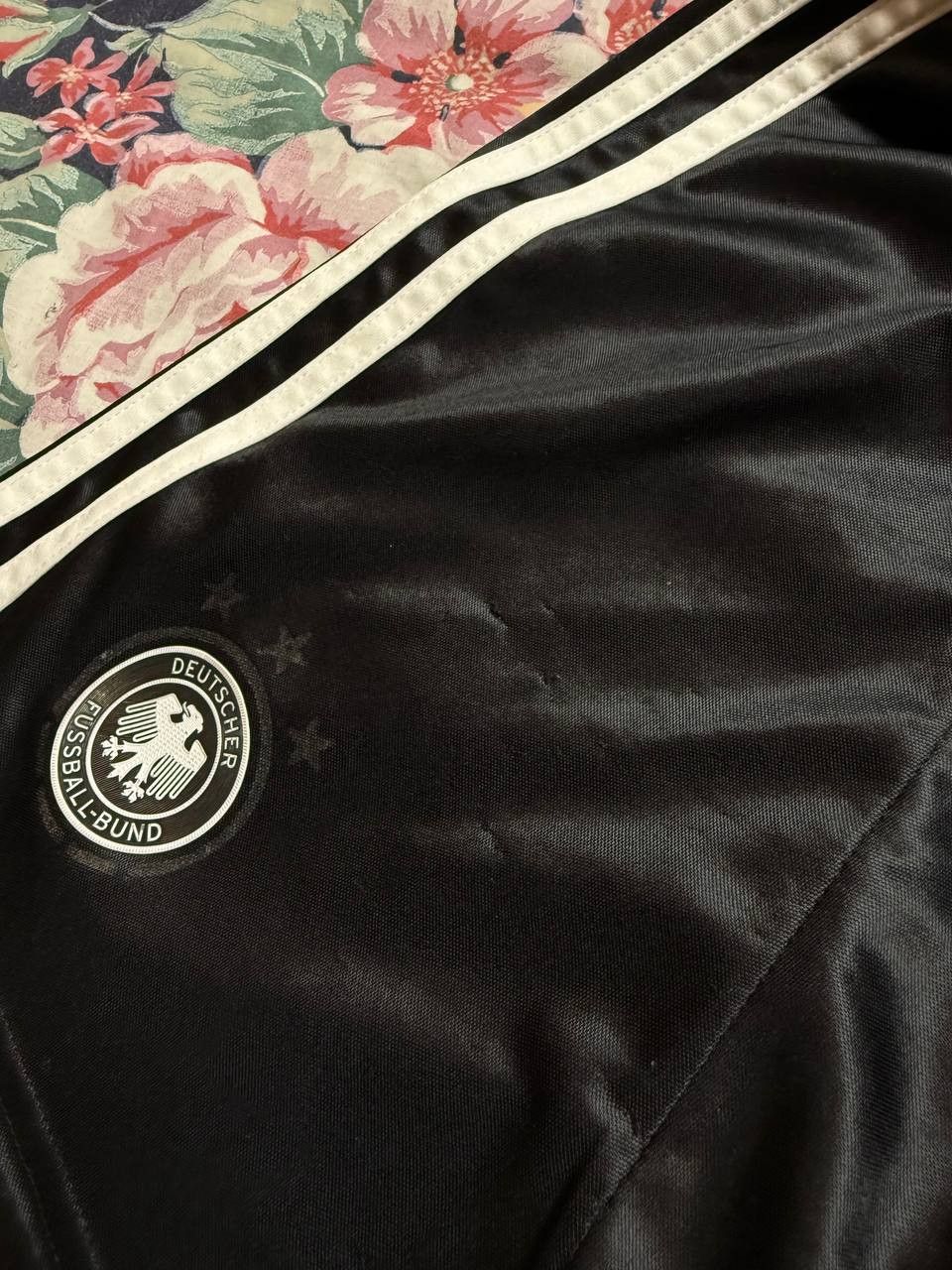 Adidas 90s Vintage Adidas Streetwear Mini Logo Shorts Size US 32 / EU 48 - 6 Thumbnail