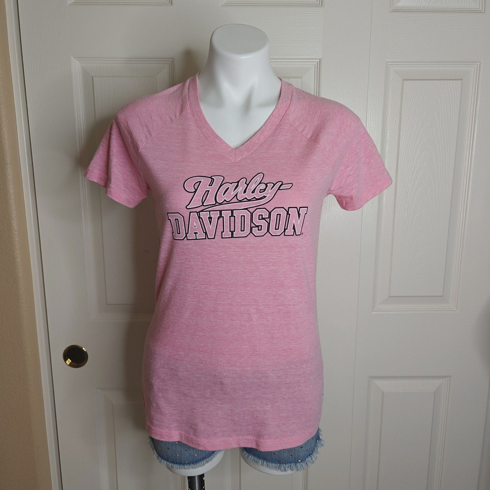 Harley Davidson Harley Davidson pink label V-neck logo tee sz M Size M / US 6-8 / IT 42-44 - 1 Thumbnail
