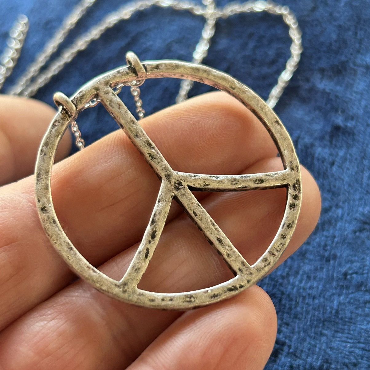 Handmade Handcrafted large hammered groovy peace sign necklace Size ONE SIZE - 6 Thumbnail