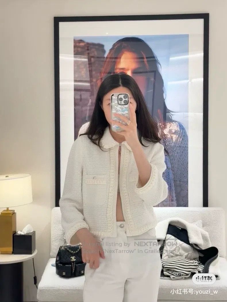 Chanel Chanel 25P popular white doll collar pearl diamond button Size S / US 4 / IT 40 - 6 Thumbnail