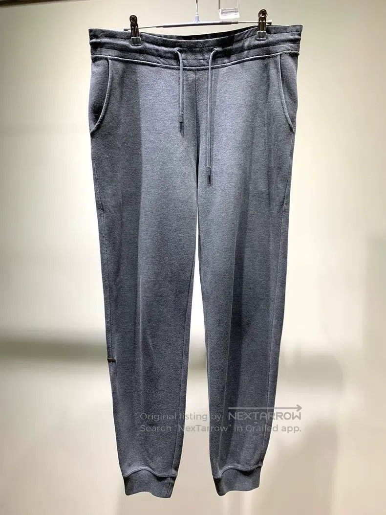 Louis Vuitton Louis Vuitton size m Grey Instruction Defender Pants Size US 28 / EU 44 - 1 Thumbnail