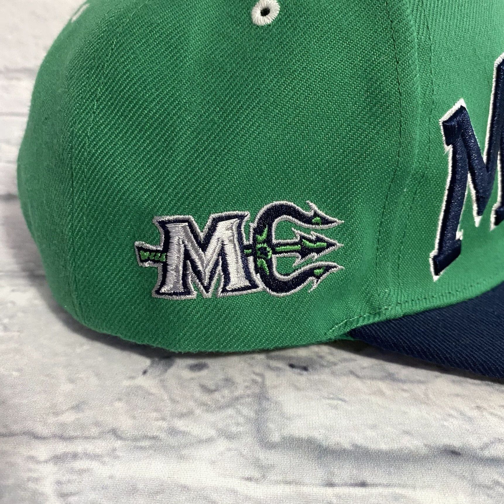 New Era Maine Mariners Hat Autographed Signed Blue Green Echl Bimmridder Baseball Cap 7 3/4 New Era Men Blue Mariners 90s Size ONE SIZE - 4 Thumbnail