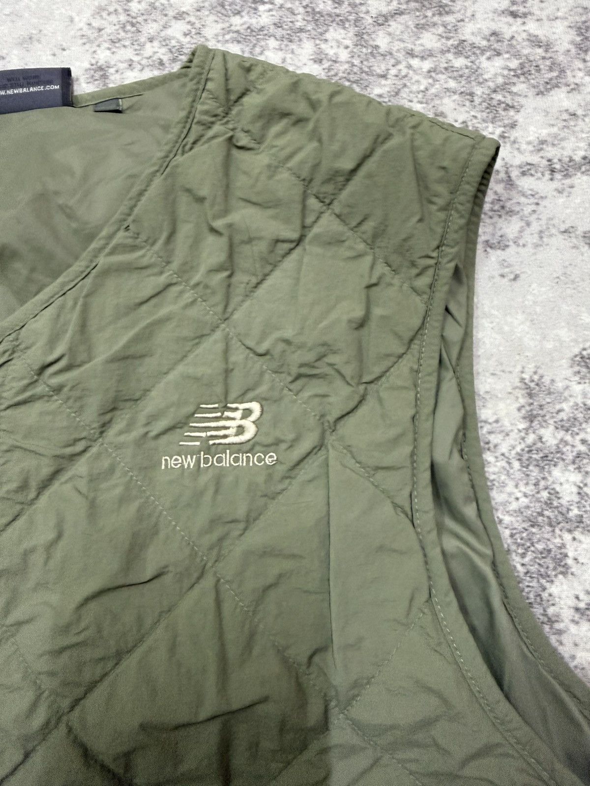 New Balance NEW BALANCE BACKHIT LOGO QUILTED SNAP BUTTON OLIVEGREEN VEST Size S / US 4 / IT 40 - 6 Thumbnail