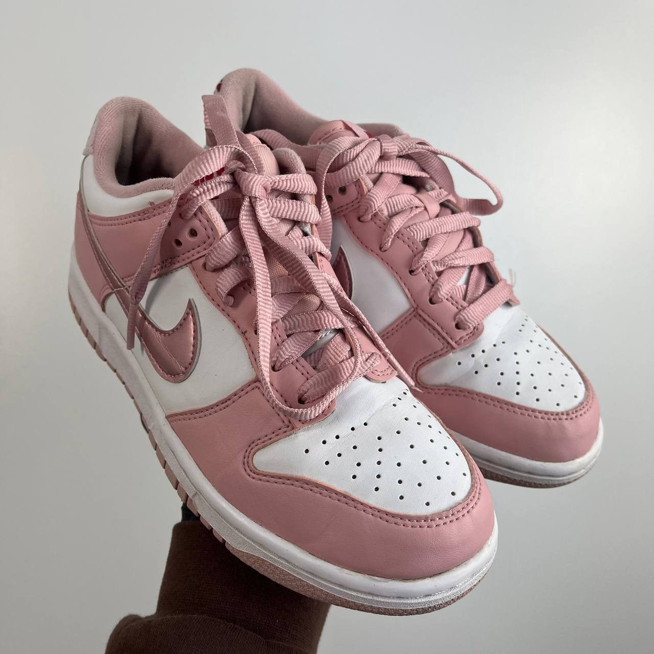 Nike Nike Dunk Low Pink White Sneakers Womens Size 5Y Eu 37.5 Size US 5 / IT 35 - 1 Thumbnail