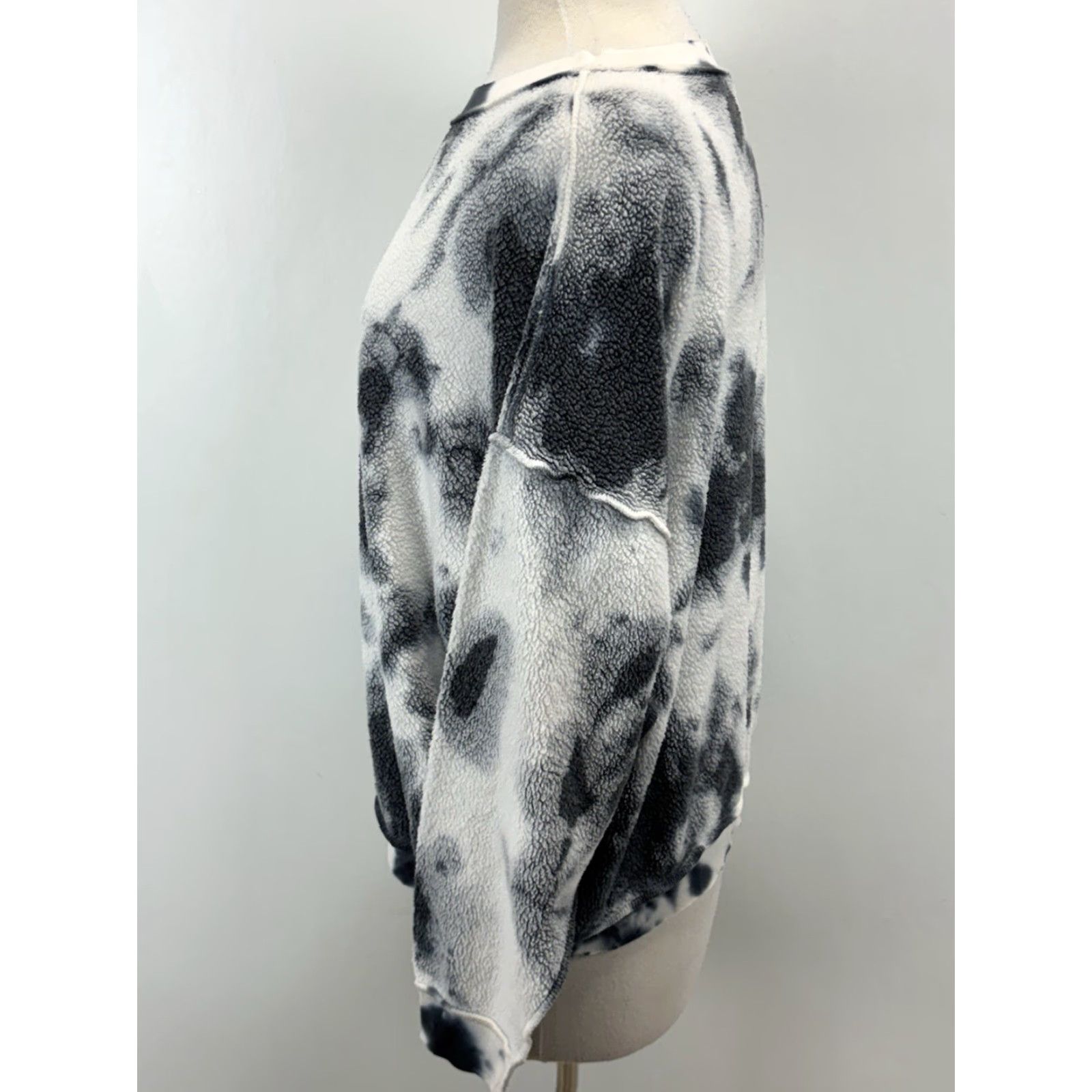 Free People Free People Sweatshirt Women’s XS Tie Dye White Grey Slouchy Pullover Round Neck Bohemian Casual Slouchy Size XS / US 0-2 / IT 36-38 - 2 Thumbnail