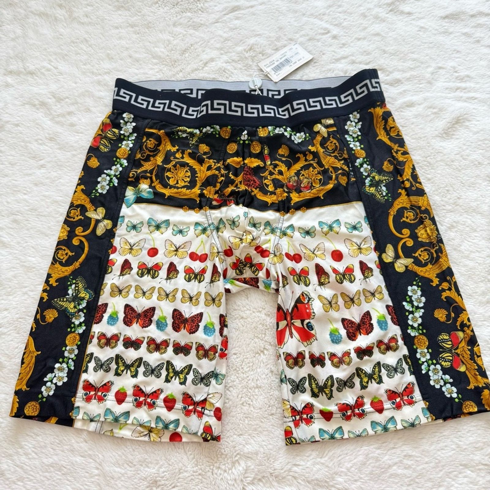 Versace NWT!! Versace men swim shorts size 50IT or L Authentic 380$ Size US 34 / EU 50 - 1 Thumbnail