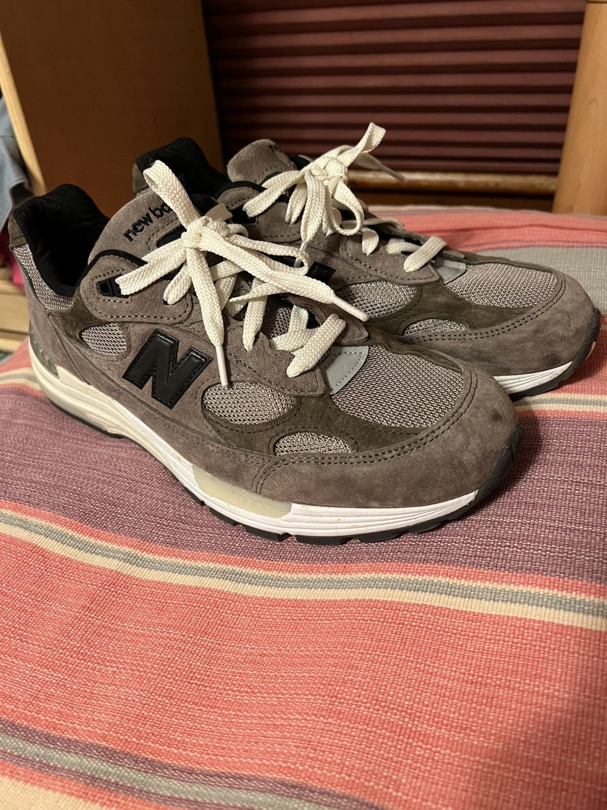 JJJJound × New Balance New Balance 992 JJJJound Grey - M992J2 Size US 10 / EU 43 - 1 Thumbnail