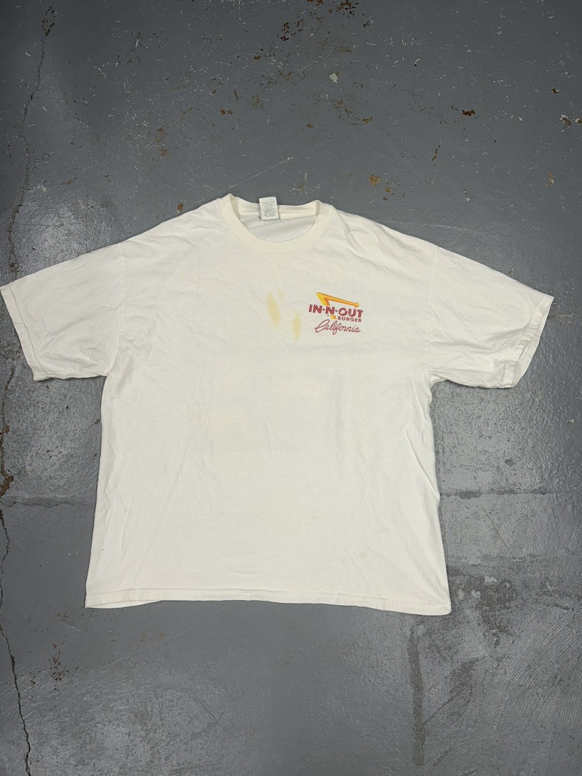Vintage Crazy Vintage Y2K Essential White In n Out Graphic Tee Shirt Size US XL / EU 56 / 4 - 1 Thumbnail