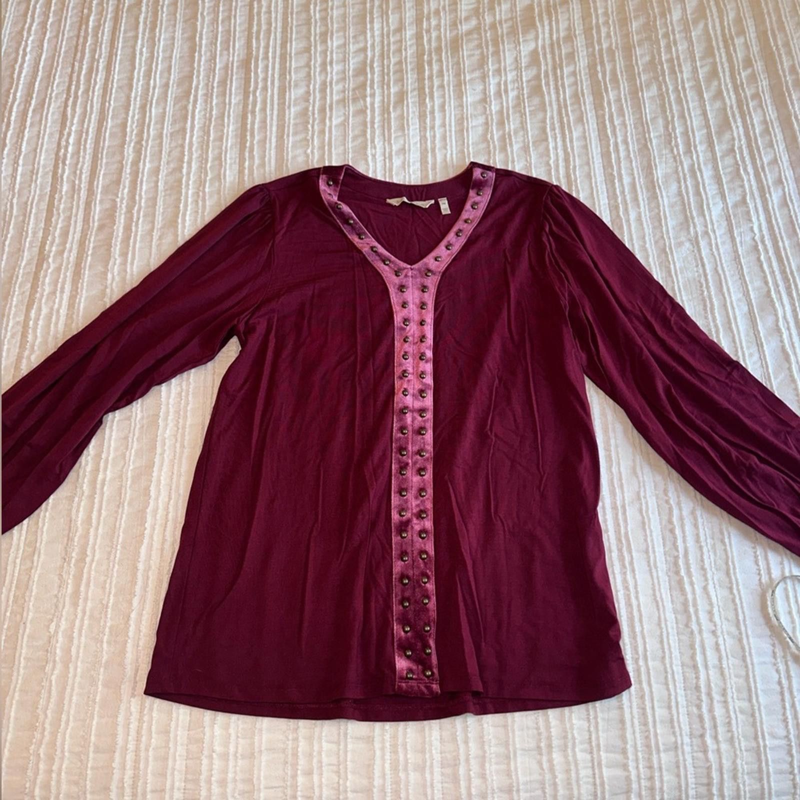 Other Soft Surroundings PM Medium Long sleeve Shirt NWOT V-Neck Size M / US 6-8 / IT 42-44 - 1 Thumbnail