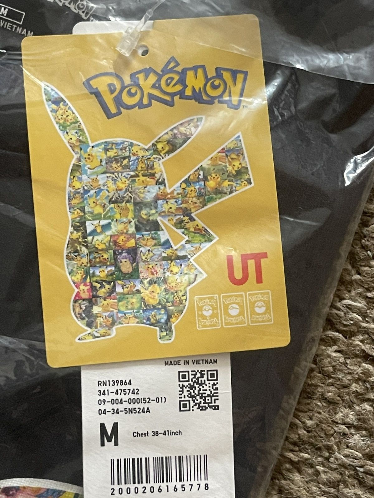 Pokemon × Uniqlo *New* Pokémon x Uniqlo UT Graphic T-Shirt / Pikachu Size US M / EU 48-50 / 2 - 3 Thumbnail