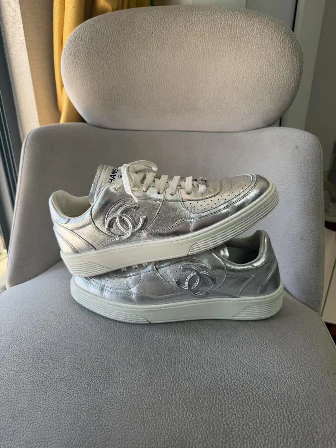 Chanel CHANEL Silver Horn King Round Toe Sneakers 41 24 New 98 Size US 10 / IT 40 - 5 Thumbnail