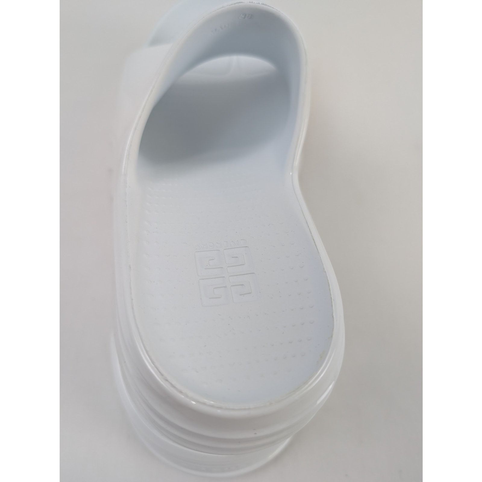 Givenchy o1rshd1 Q:2 / Women's Marshmallow Sandals in White 41 Size US 11 / IT 41 - 9 Thumbnail