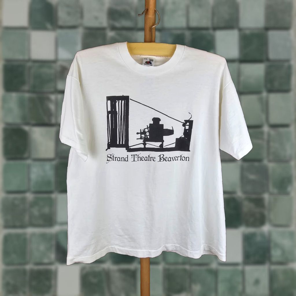 Fruit Of The Loom VINTAGE 90' STRAND THEATRE BEAVERTON SINGLE STITCH WHITE COTTON T-SHIRT SZ XL Size US XL / EU 56 / 4 - 1 Thumbnail