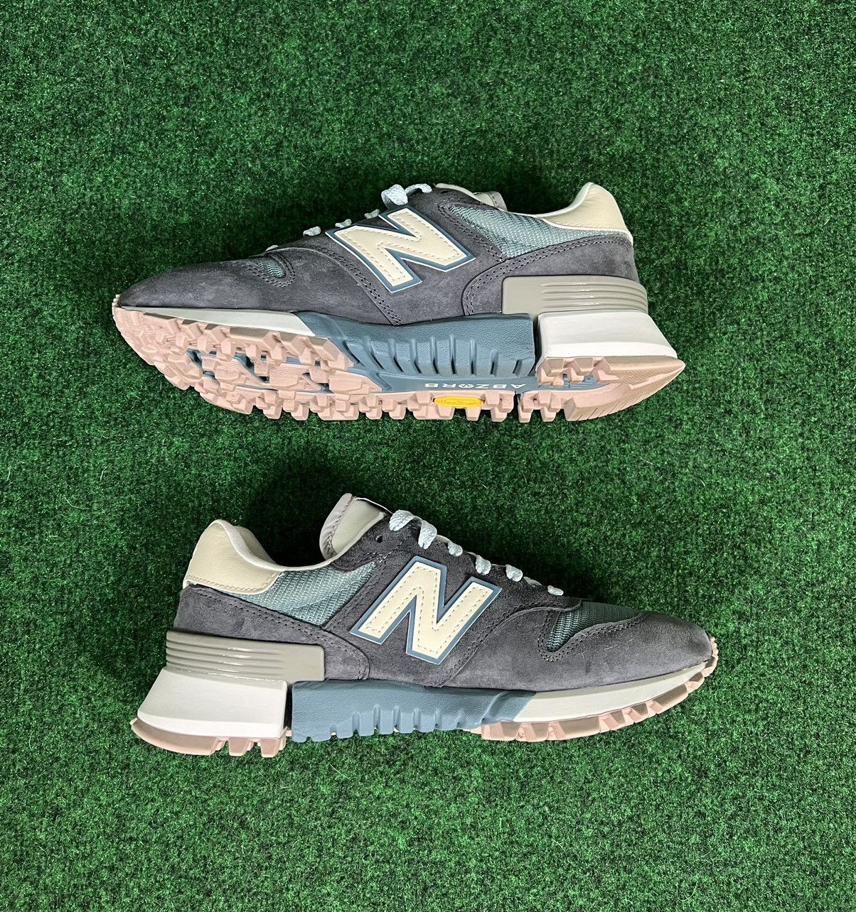 Kith × New Balance New Balance RC1300 x Ronnie Fieg "Mauve" Sz 6 MS1300KB Size US 6 / EU 39 - 3 Thumbnail