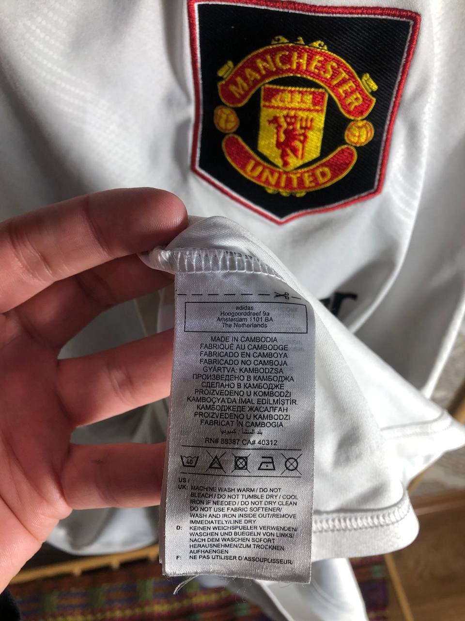 Adidas VINTAGE ADIDAS FC MANCHESTER UNITED ENGLAND SOCCER JERSEY Size US M / EU 48-50 / 2 - 13 Thumbnail