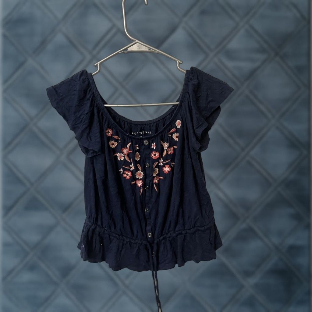 Vintage VINTAGE Aeropostale Women’s Juniors Navy Blue Flower Blouse Short Sleeve Shirt XS Women XS Blue Flower Shirt Blouse Juniors Size XS / US 0-2 / IT 36-38 - 1 Thumbnail