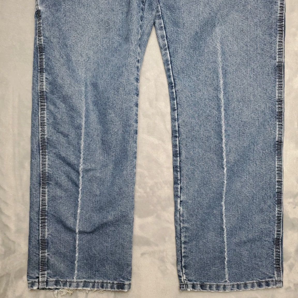 Wrangler Wrangler Jeans Mens 36x34 Faded Blue Denim Relaxed Cotton Carpenter Cargo Pants Jeans Mens 36 Blue Denim Carpenter Cargo Pants Wrangler Size US 36 / EU 52 - 2 Thumbnail