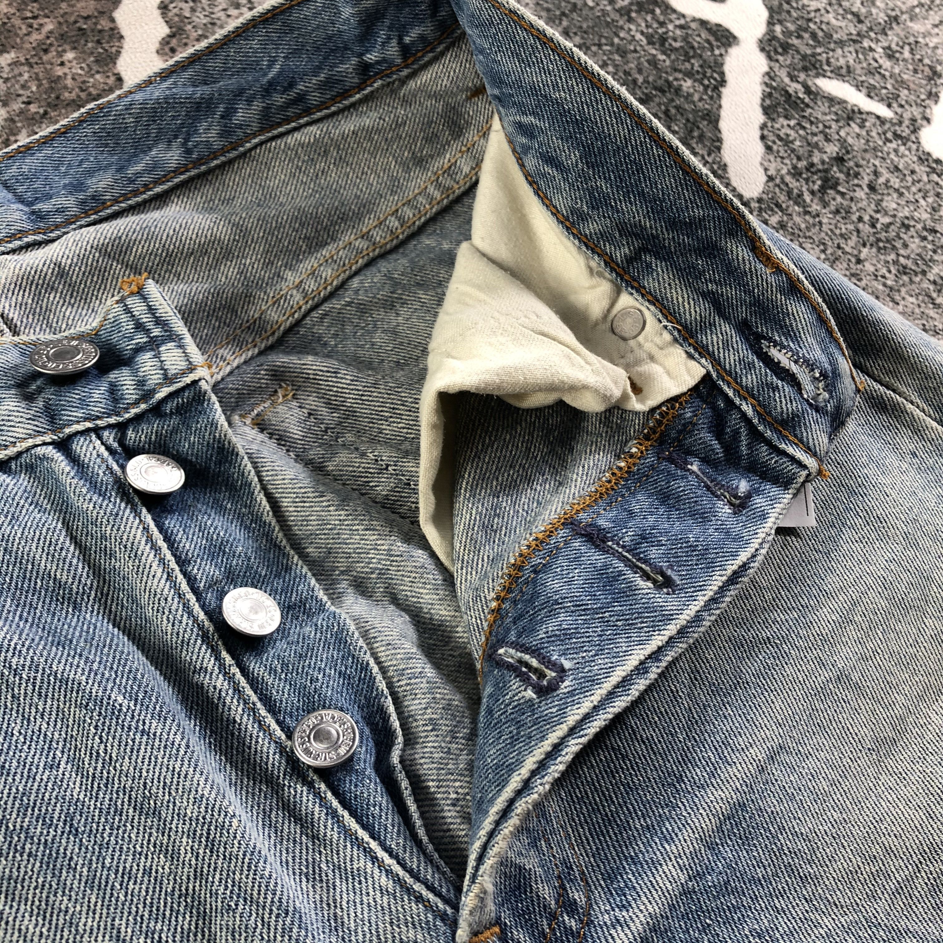 Levi's Vintage Levis 501 Jeans Medium Wash Denim KJ3131 Size US 27 - 8 Thumbnail