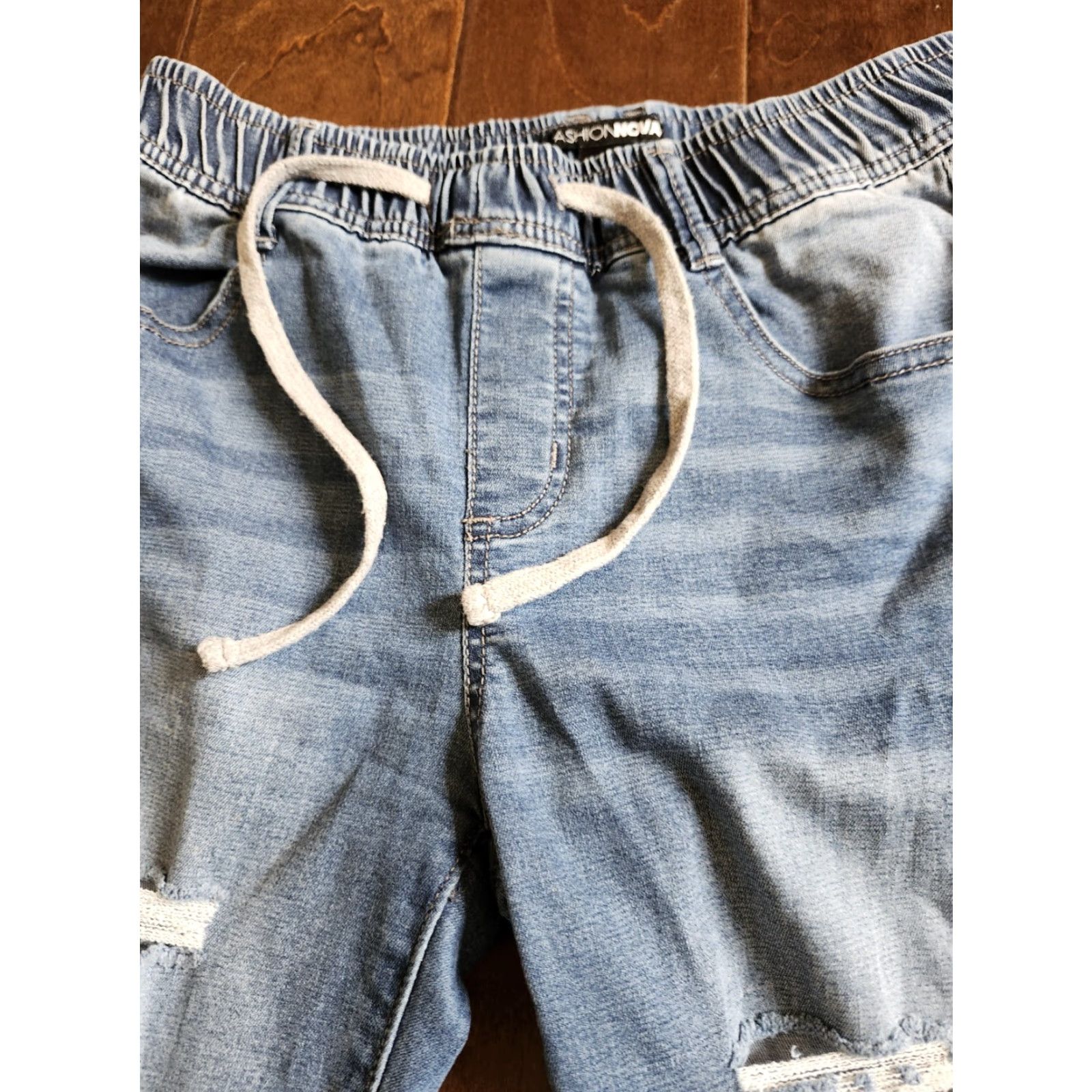 Fashion Nova VINTAGE? No. Fashion Nova Jogger Jeans Medium Blue Wash 7 Womens Jeans High Rise Distressed Elastic Waist Pull on Cotton Blend Denim Size 28" / US 6 / IT 42 - 7 Thumbnail