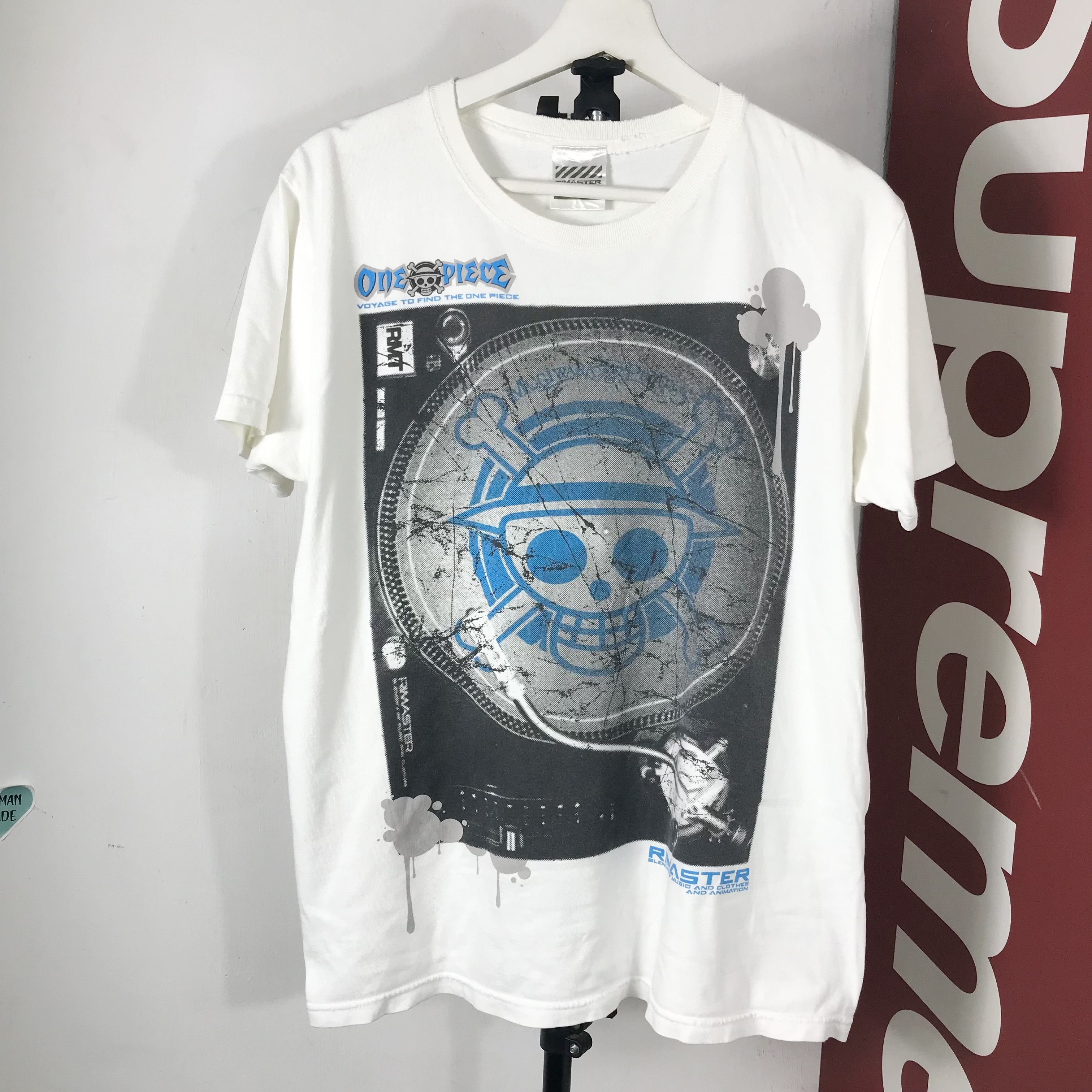 Anime Vintage One Piece Anime Ultra Rare Graphic Tee Size US L / EU 52-54 / 3 - 1 Thumbnail