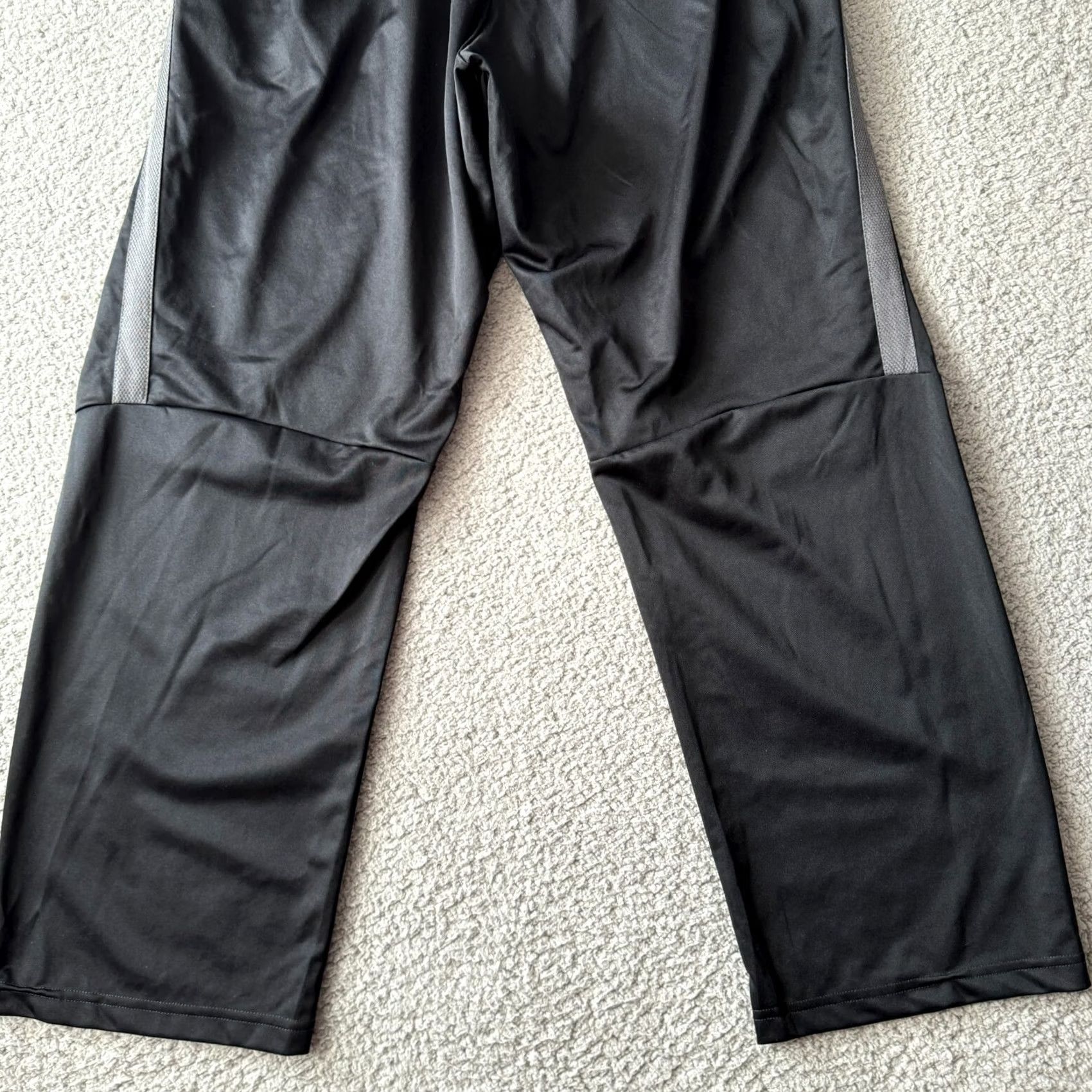 Nike Nike Pants Mens 2XL Black Epic Training Joggers Track Performance Sports Size US 33 - 7 Thumbnail