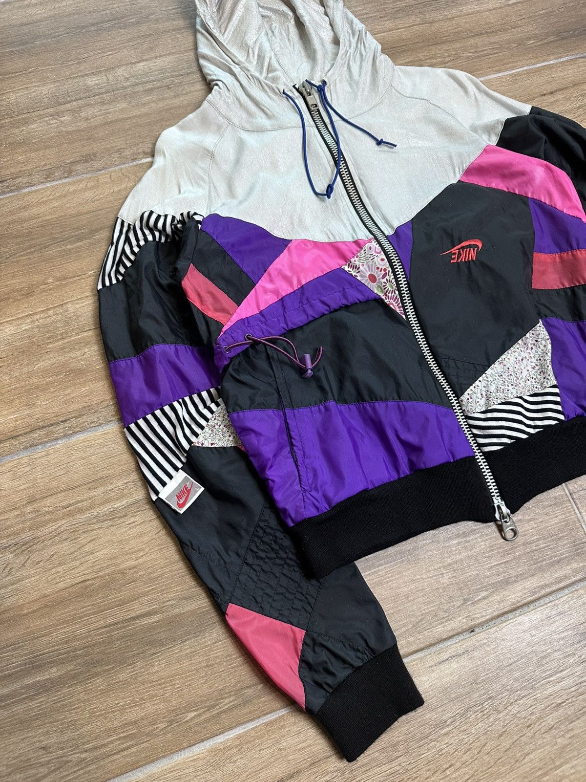 Nike × Vinti Andrews Nike X Vinti Andrews Reconstruct Multicolor Crop Windbreaker Size US M / EU 48-50 / 2 - 2 Thumbnail