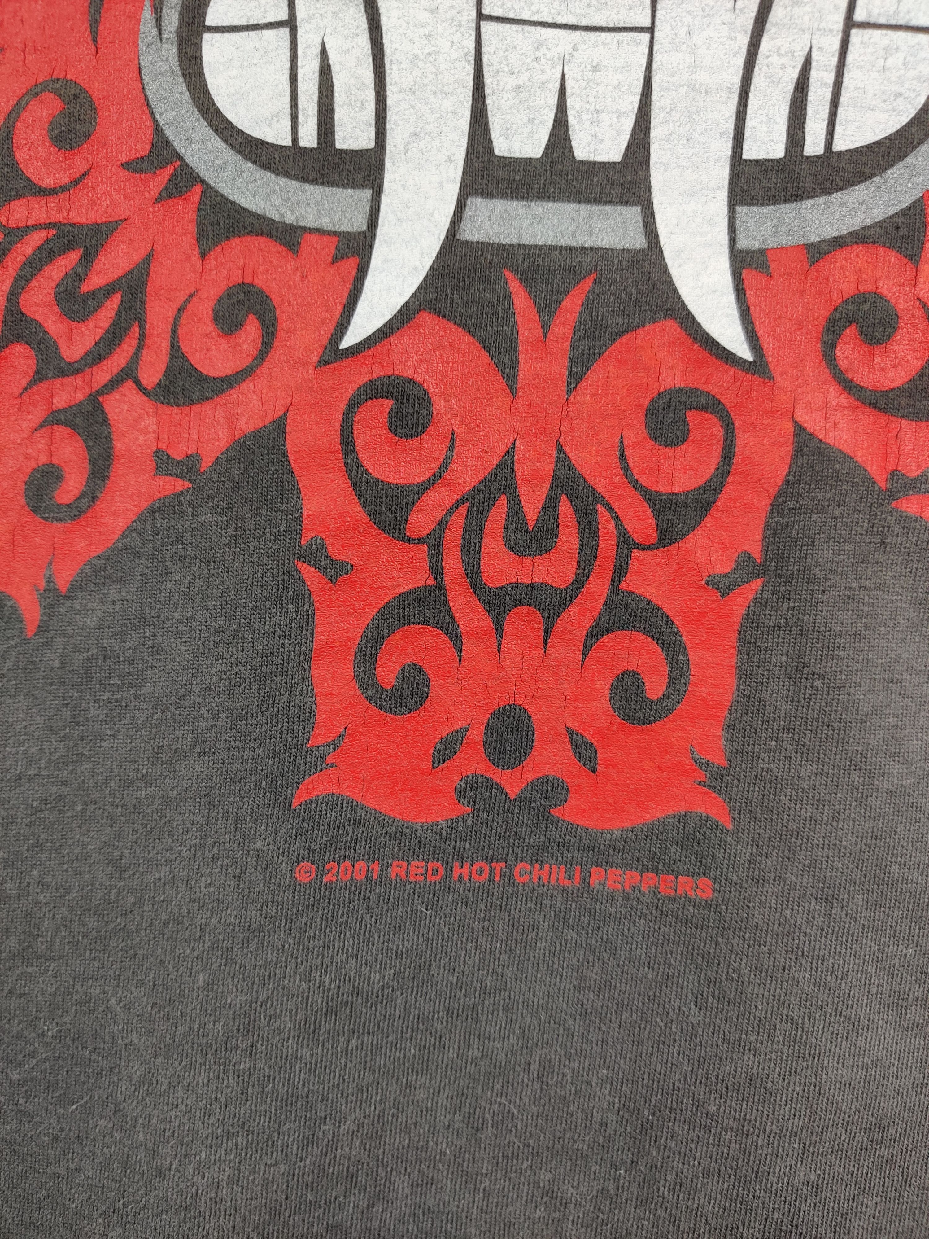 Band Tees Vintage Red Hot Chili Peppers Tee Tshirt Size US L / EU 52-54 / 3 - 6 Thumbnail